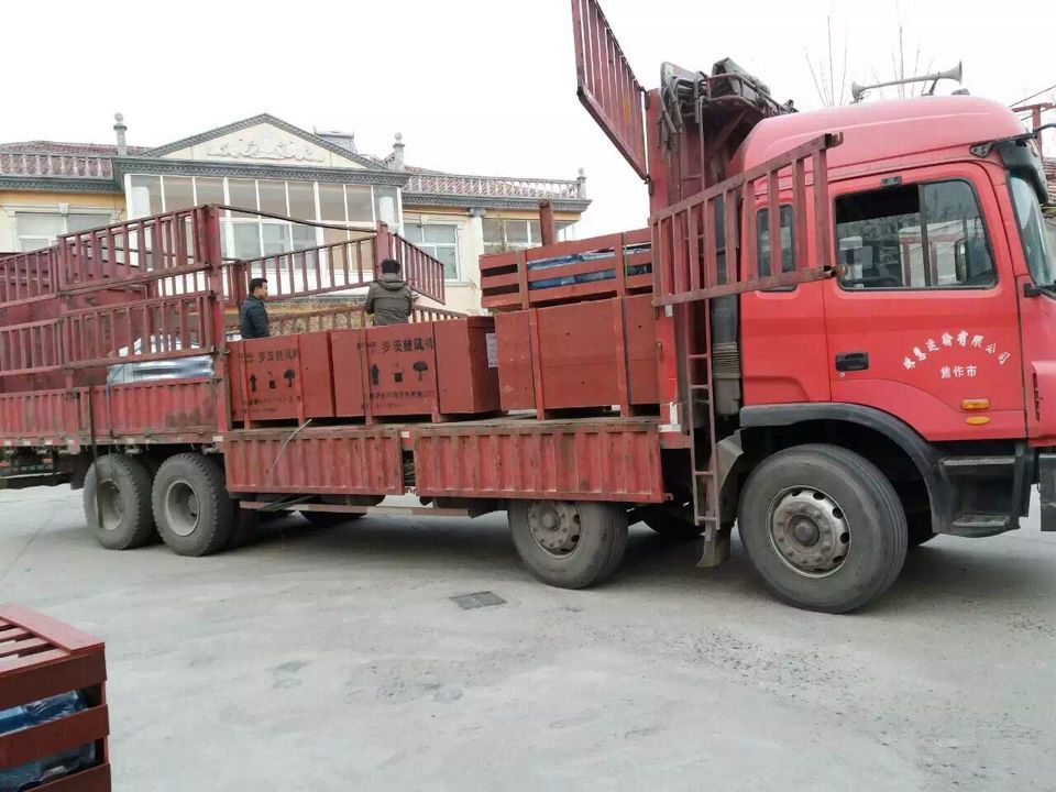 羅茨風機發(fā)貨現(xiàn)場